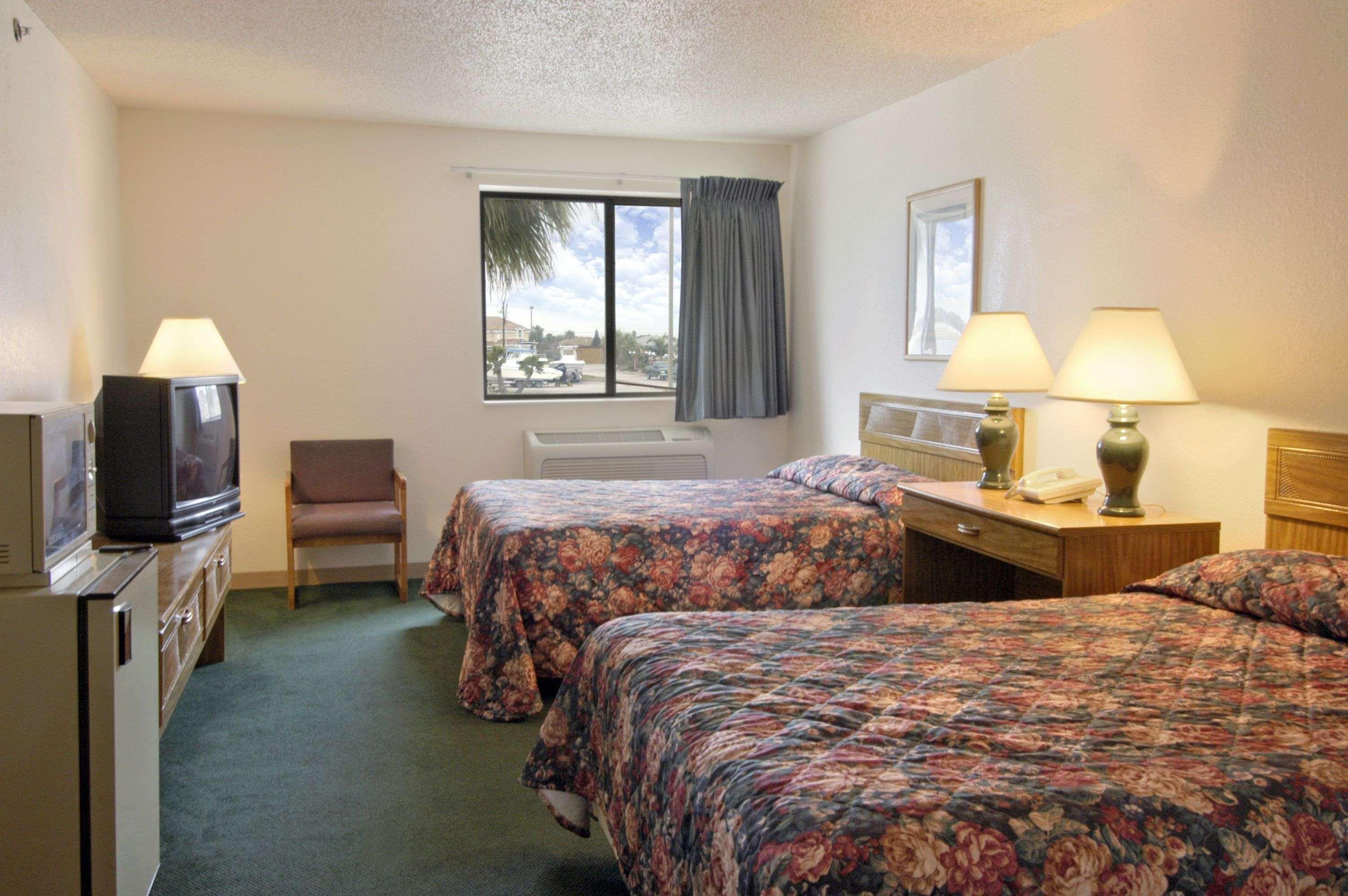 Super 8 By Wyndham Aransas Pass Hotel Exterior photo